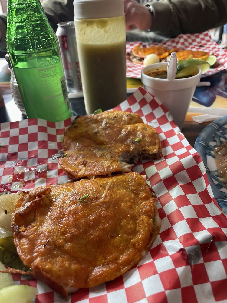 Taqueria y Birrieria Aqui es Jalisco