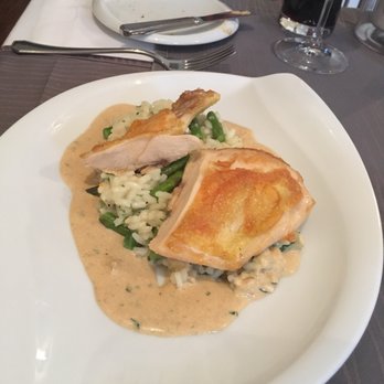 Artischocke - Maishähnchenbrust  mit cremigen Risotto und Baby Grüner Spargel auf Sauce Foyot(???was ist das) - French Near Me - Montabaur, RP