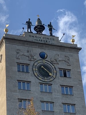 Krochhochhaus by null