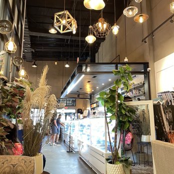 Chateau De Chantilly Cafe - Interior - Bakeries Near Me - Chantilly, Virginia