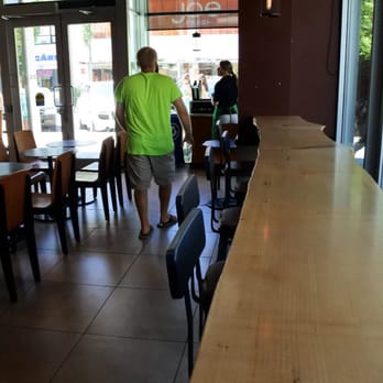 Starbucks - Seating area - Coffee & Tea Near Me - Victoria, British Columbia