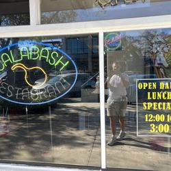 Calabash - Looks cool. Just lunch as of March 2024. Jamaican, no menu in window so I can't say what they serve.