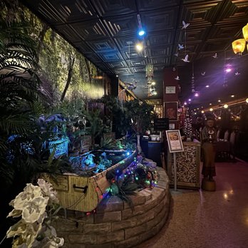 Si-Am Thai - wait area - Thai Near Me - Tampa, Florida Si-Am Thai - wait area - Thai Near Me - Tampa, Florida