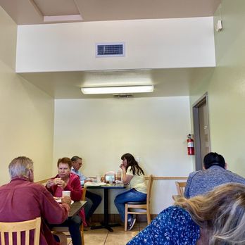 Bronco Burgers - Indoor Seating - Burgers Near Me - Paso Robles, California