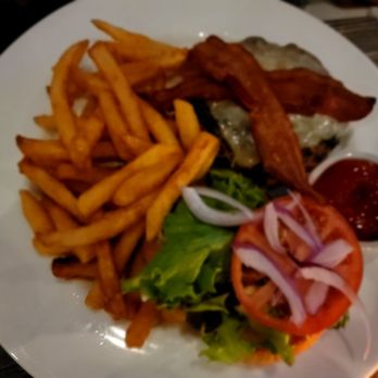 Bistro 1828 at Pepperrell Cove - 1828 burger - New American Near Me - Kittery Point, Maine