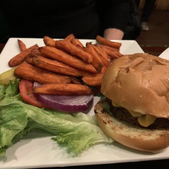 Harbor Crab - Cheeseburger with sweet potato fries - American Near Me - Patchogue, New York