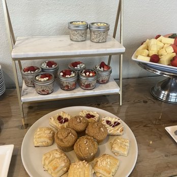 Carter House Inns - Breakfast with pastries made in house - Hotels Near Me - Eureka, California