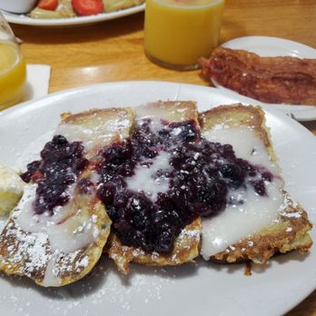 Country House Restaurants - Blueberry lemon muffin French toast  and bacon - New American Near Me - Alsip, Illinois