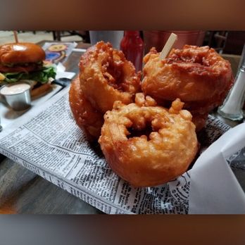 Barrelhouse 101 - Ginormous onion rings!!! - American Near Me - Ventura, California