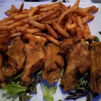 Salt  Bar & Bistro - Season wings - Bars Near Me - Memphis, Tennessee