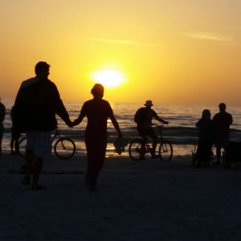 Crescent Beach - Beaches Near Me