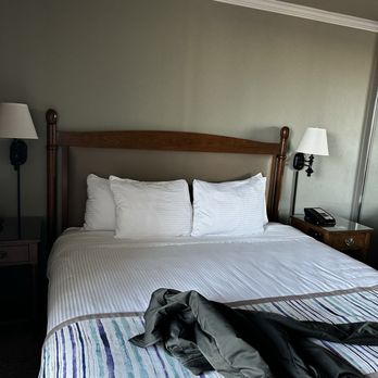 Glorietta Bay Inn - Hotels Near Me - Coronado, California