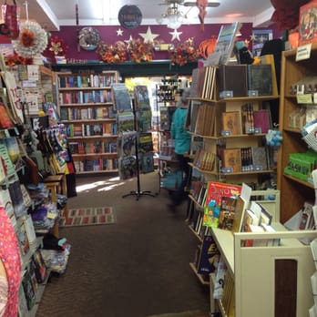 A Book For All Seasons - Cute book shop. - Bookstores Near Me - Leavenworth, Washington
