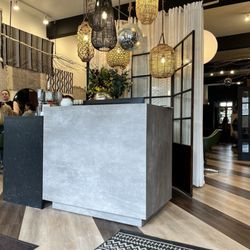 Eric Alt Salon