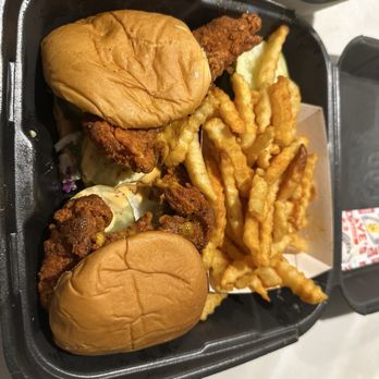 Dave's Hot Chicken - Dave's #2 2 Sliders w/ Fries - Chicken Shop Near Me - Wesley Chapel, Florida