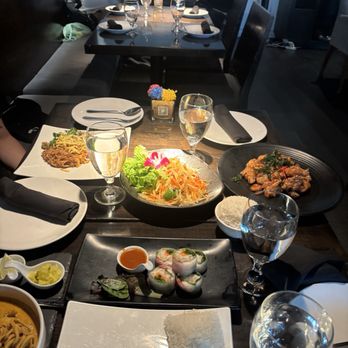 Noi Thai Cuisine - Thai Near Me - Seattle, Washington