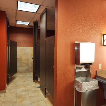Hilton Richardson Dallas - Bathroom - Hotels Near Me - Richardson, Texas