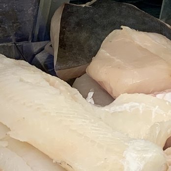 Festival Foods - Revolting - bad, rotten fish.  Smelled or ammonia 30 feet away!  Person in the deli and manager were oblivious - Grocery Near Me - Kenosha, Wisconsin