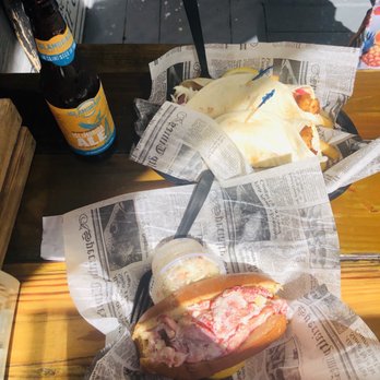 DJ's Clam Shack - Lobster roll and Fried Shrimp Tacos - Seafood Near Me - Key West, Florida