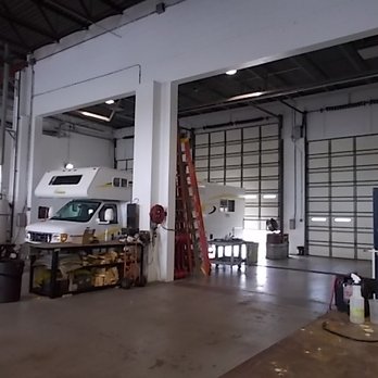 Schaap's RV Traveland - A couple of the service bays. - RV Dealers Near Me - Sioux Falls, South Dakota