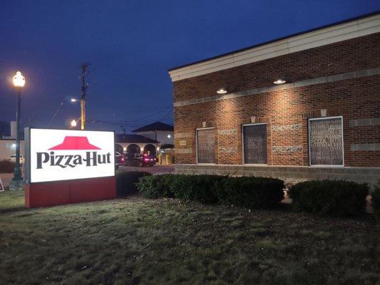 Pizza Hut by null