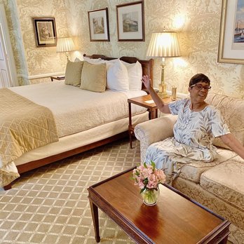 Williamsburg Inn - Hotels Near Me - Williamsburg, Virginia