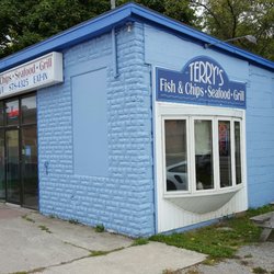 Terry's Fish & Chips Seafood Grill - Hard to find as it is quite a ways back from the road...