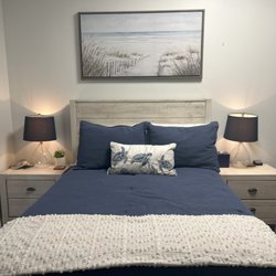 Labor of Love Birth Center - Lake Birthing Suite