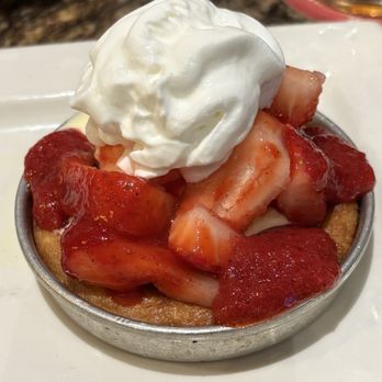 BJ's Restaurant & Brewhouse - Strawberry shortcake Pizookie - New American Near Me - Tyler, Texas BJ's Restaurant & Brewhouse - Strawberry shortcake Pizookie - New American Near Me - Tyler, Texas