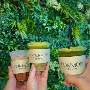 Common Ground - Cute outside seating area - Coffee & Tea Near Me - Honolulu, Hawaii