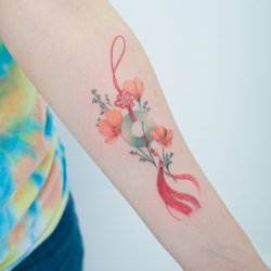 Hello Tattoo - Traditional Chinese knot with jade/ Poppy flower