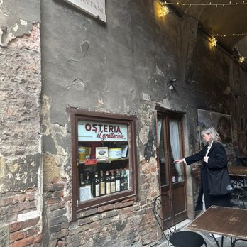 Osteria Il Grattacielo - The only signage you'll see. - Italian Near Me - Siena, SI Osteria Il Grattacielo - The only signage you'll see. - Italian Near Me - Siena, SI
