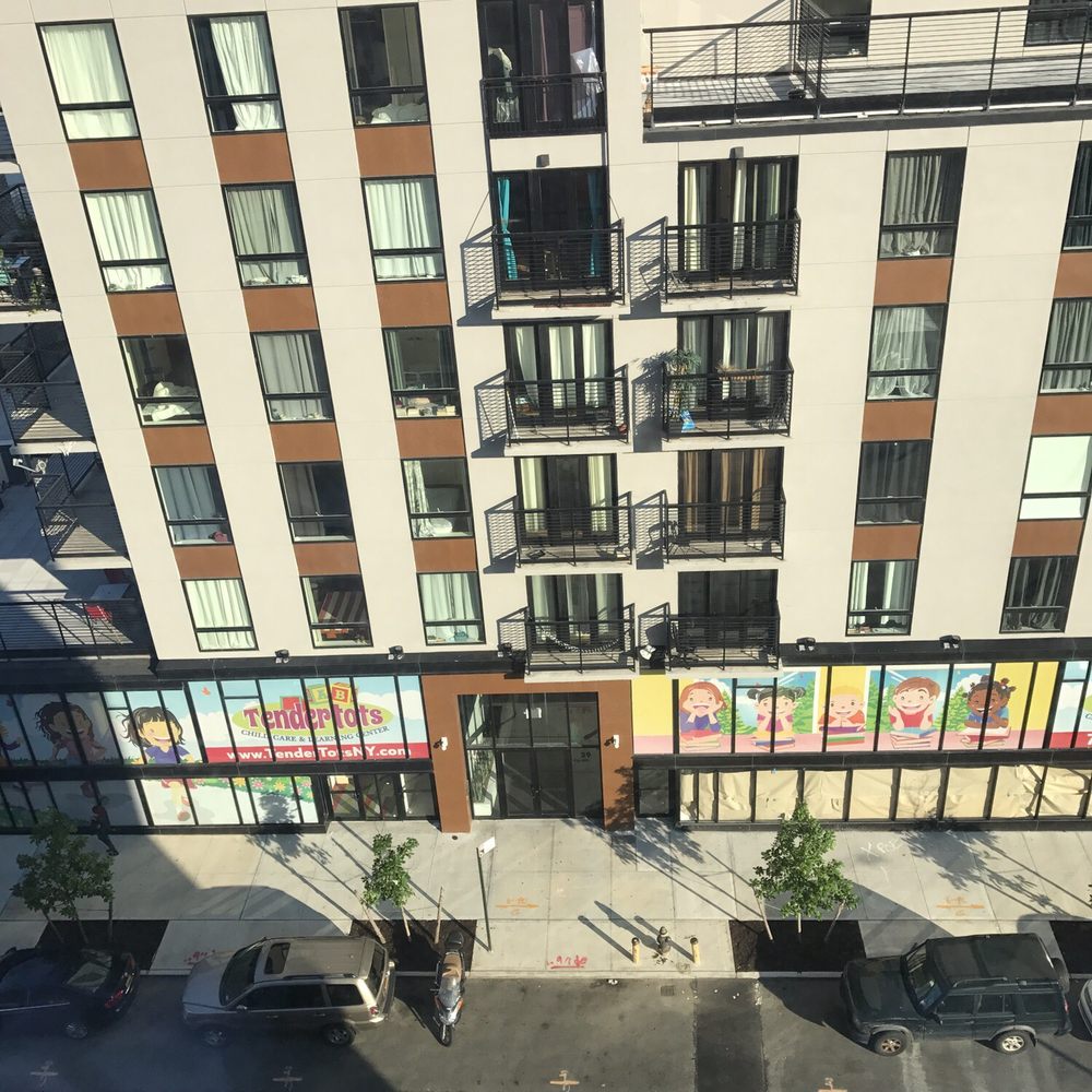 BKLYN House - High floor "deluxe" room view - Hotels Near Me - Brooklyn, New York