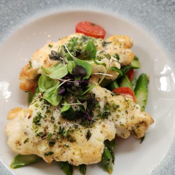 Osteria I Vigneri - Fish with Asperagus - Italian Near Me - Hamburg, HH Osteria I Vigneri - Fish with Asperagus - Italian Near Me - Hamburg, HH