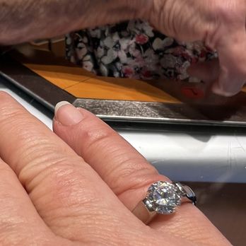 Julianna's Fine Jewelry - Jewelry Near Me - Corte Madera, California Julianna's Fine Jewelry - Jewelry Near Me - Corte Madera, California