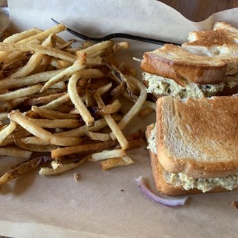 FourScore Beer Co. - Amazing food. This was some chicken sandwich I forget the name - Breweries Near Me - Gettysburg, Pennsylvania FourScore Beer Co. - Amazing food. This was some chicken sandwich I forget the name - Breweries Near Me - Gettysburg, Pennsylvania