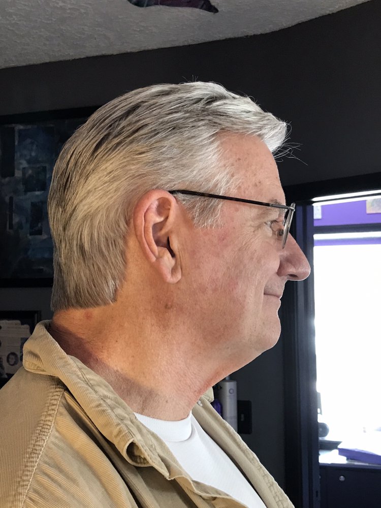 THE BLUE MOON HAIRPLACE Updated September 2024 31 Photos 105 N