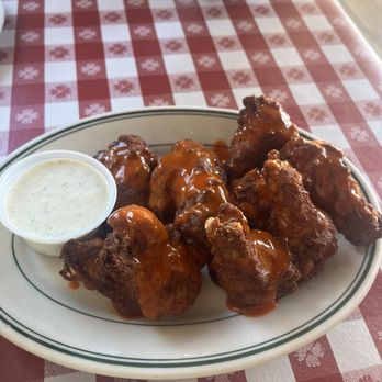 Del's Pizzeria - Hot Wings - Pizza Near Me - Pismo Beach, California Del's Pizzeria - Hot Wings - Pizza Near Me - Pismo Beach, California