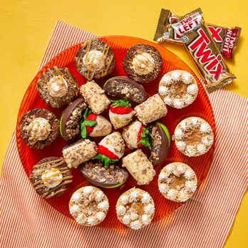 Edible Arrangements - a plate of desserts on a table - Gift Shops Near Me - Maple Grove, Minnesota Edible Arrangements - a plate of desserts on a table - Gift Shops Near Me - Maple Grove, Minnesota