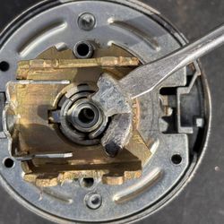 Sentinel Locksmith - The inner workings of a common commercial leverset.