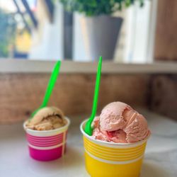 Solvang Trolley Ice Cream Parlor - Earl Grey Tea & Shortbread Cookies on the left, Santa Barbara Strawberry on the right