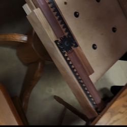 Fifth Avenue Furniture - This was the floor table I thought I was buying