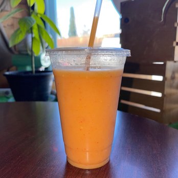 Lone Star Bistro - Peach, Mango, strawberry smoothie - Coffee & Tea Near Me - Lone Pine, California