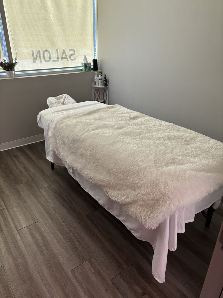 Formosa Healing Hand Logo