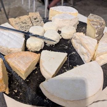 Restaurant Saint Hubert - Choose 4 - Restaurants Near Me - Entrechaux, 84 Restaurant Saint Hubert - Choose 4 - Restaurants Near Me - Entrechaux, 84