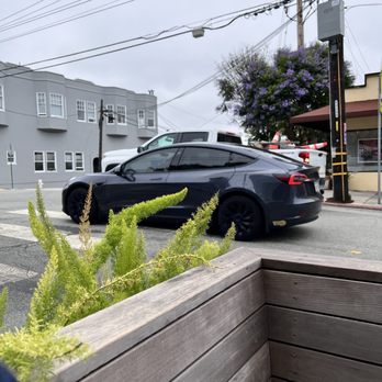 Plow - Lots of traffic at this intersection - Breakfast & Brunch Near Me - San Francisco, California