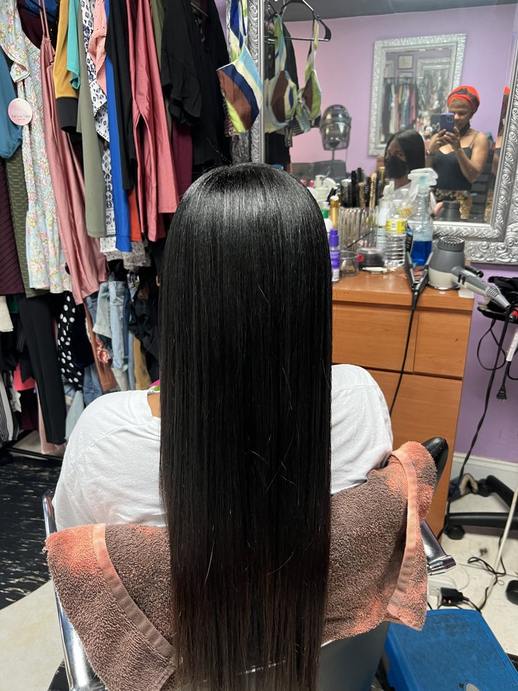 Long Silky Straight — hair by Dominican Hairdresser Johanny