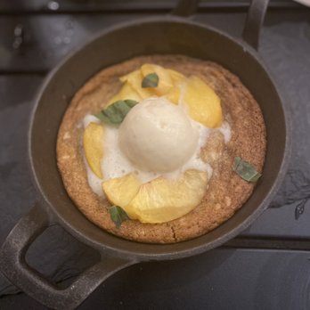 Niche Restaurant - Peaches and cream dessert - New American Near Me - Geneva, Illinois Niche Restaurant - Peaches and cream dessert - New American Near Me - Geneva, Illinois