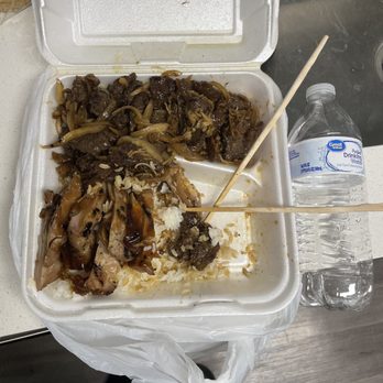 Wok & Teriyaki - Teriyaki Chicken + Mongolian Beef Combo (After) Good size (bottle comparison) for its price ($17) - Chinese Near Me - Puyallup, Washington Wok & Teriyaki - Teriyaki Chicken + Mongolian Beef Combo (After) Good size (bottle comparison) for its price ($17) - Chinese Near Me - Puyallup, Washington