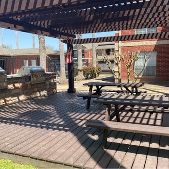 Westport Apartments - Convenient grilling picnic area - Apartments Near Me - Angleton, Texas Westport Apartments - Convenient grilling picnic area - Apartments Near Me - Angleton, Texas